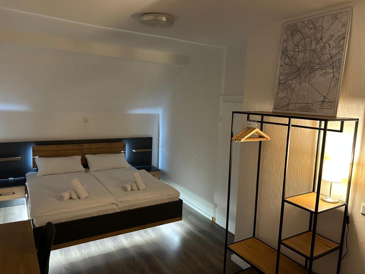 Riverside Airport Hotel كلسترباخ المظهر الخارجي الصورة
