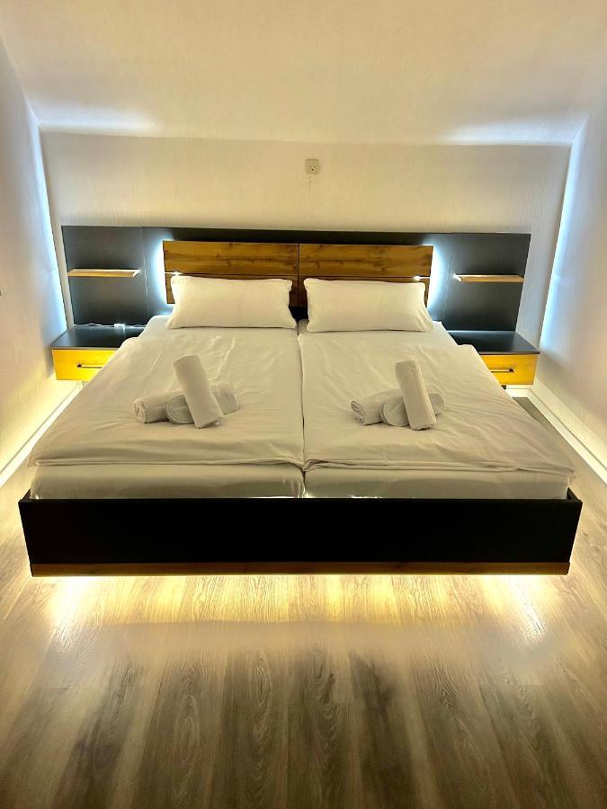 Riverside Airport Hotel كلسترباخ المظهر الخارجي الصورة