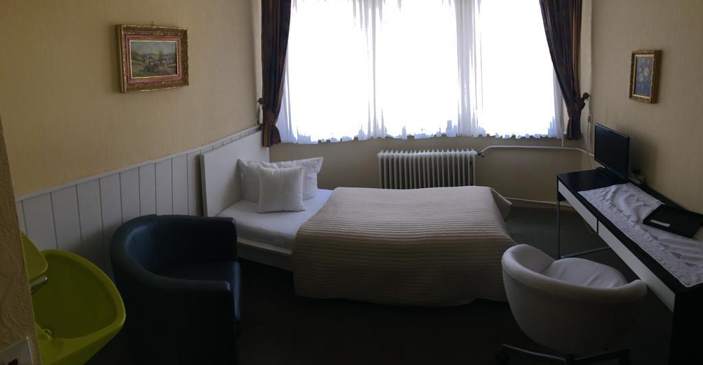 Riverside Airport Hotel كلسترباخ المظهر الخارجي الصورة