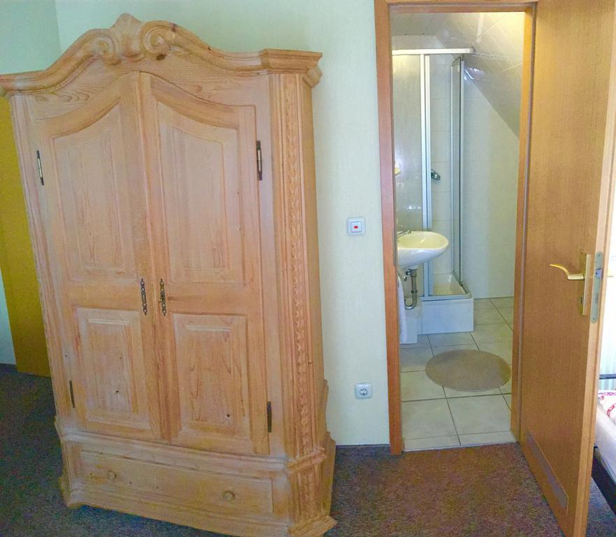 Riverside Airport Hotel كلسترباخ المظهر الخارجي الصورة